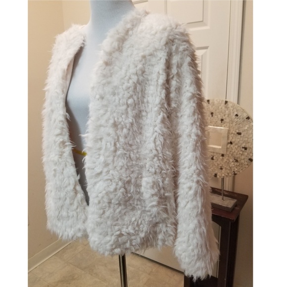 🆕️⬇️KENSIE Nude Faux-Fur Open Front Coat - Picture 2 of 8